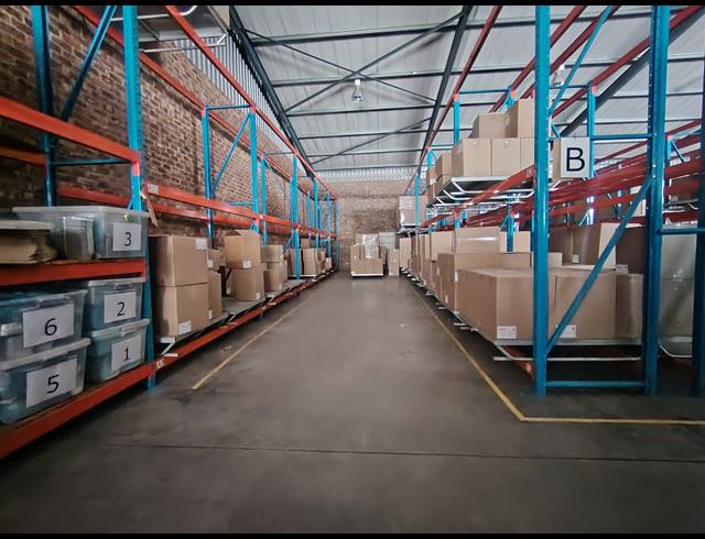 1,000M² WAREHOUSE TO LET IN STEELEDALE